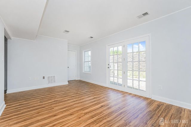 41 Fanwood Drive, Sayreville, NJ 08872