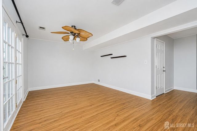 41 Fanwood Drive, Sayreville, NJ 08872