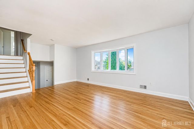 41 Fanwood Drive, Sayreville, NJ 08872
