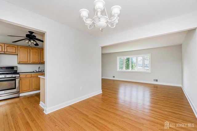 41 Fanwood Drive, Sayreville, NJ 08872