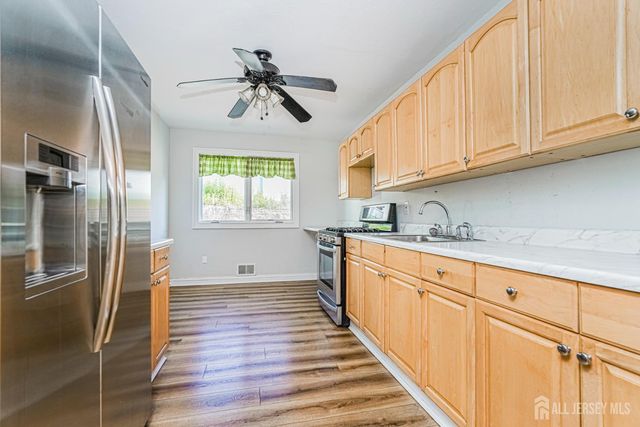 41 Fanwood Drive, Sayreville, NJ 08872