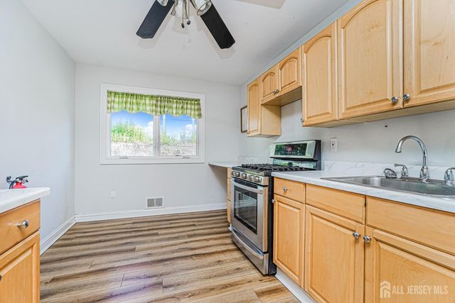 41 Fanwood Drive, Sayreville, NJ 08872