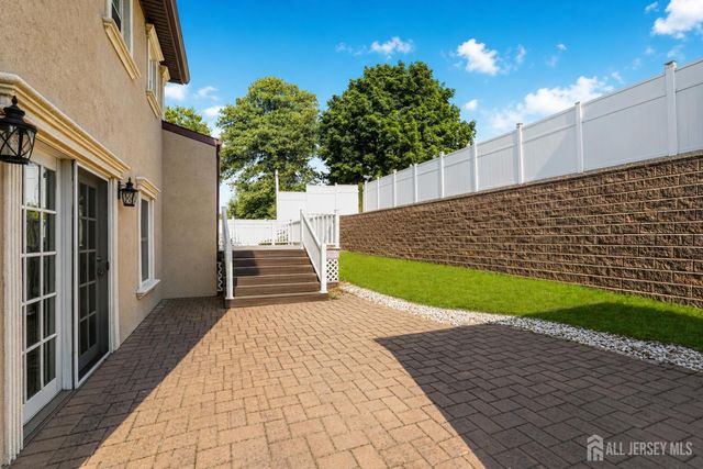 41 Fanwood Drive, Sayreville, NJ 08872