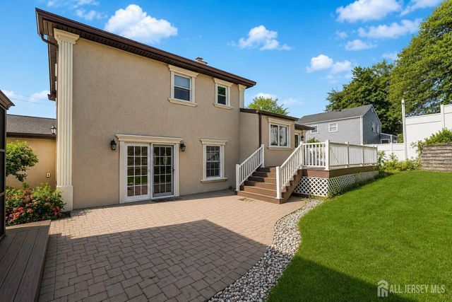 41 Fanwood Drive, Sayreville, NJ 08872