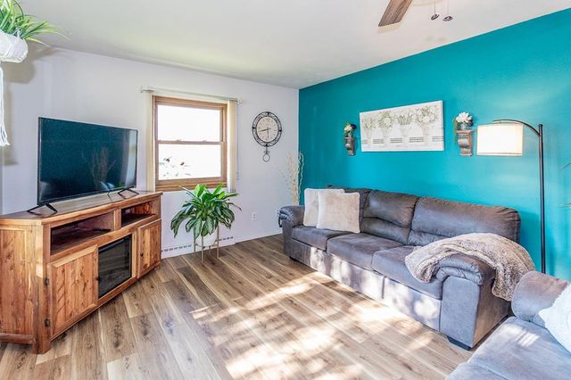 1718 S PEARL STREET, New London, WI 54961