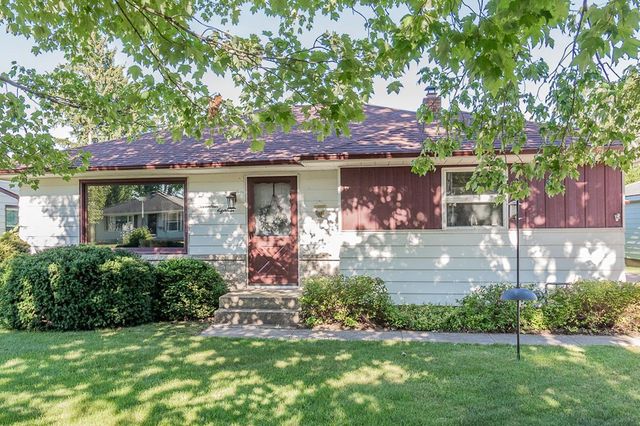 1718 S PEARL STREET, New London, WI 54961