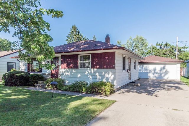 1718 S PEARL STREET, New London, WI 54961