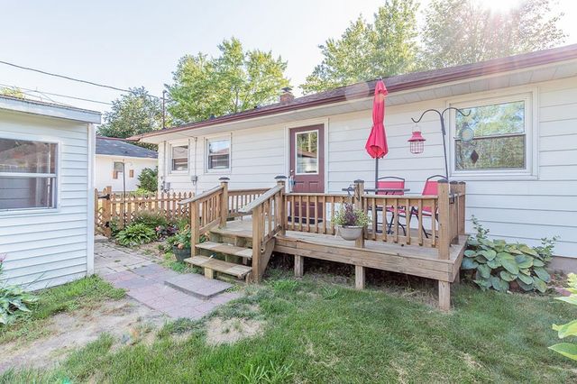 1718 S PEARL STREET, New London, WI 54961