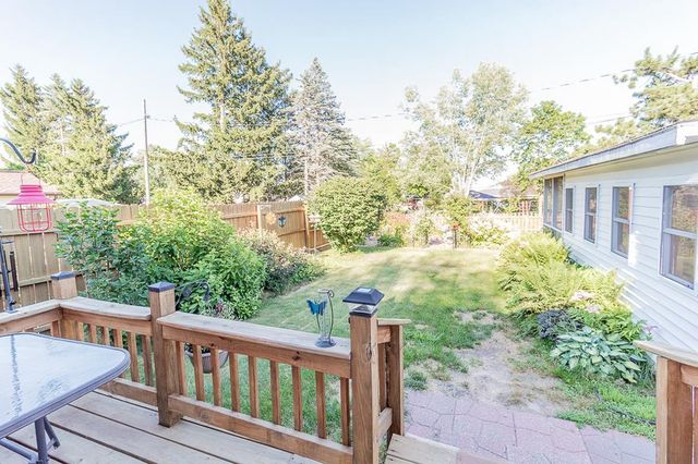1718 S PEARL STREET, New London, WI 54961