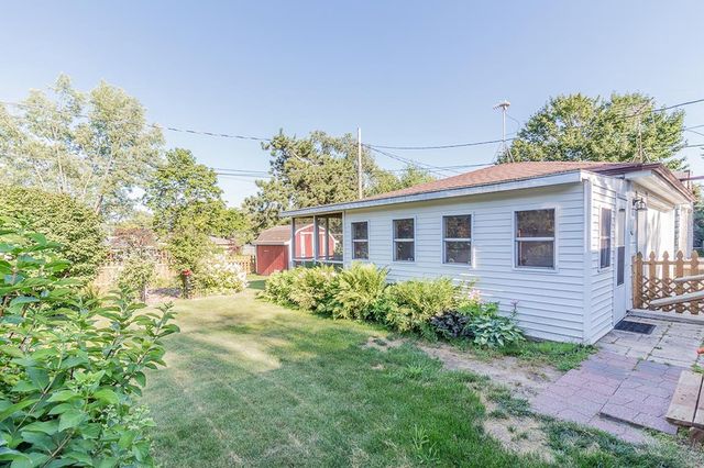 1718 S PEARL STREET, New London, WI 54961