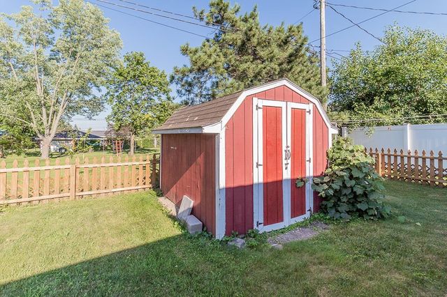 1718 S PEARL STREET, New London, WI 54961