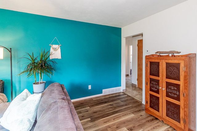 1718 S PEARL STREET, New London, WI 54961