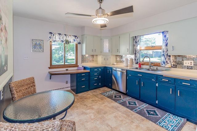 1718 S PEARL STREET, New London, WI 54961