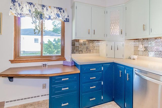 1718 S PEARL STREET, New London, WI 54961