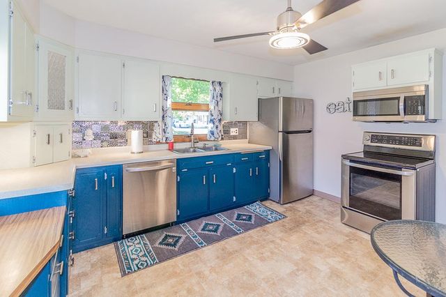 1718 S PEARL STREET, New London, WI 54961