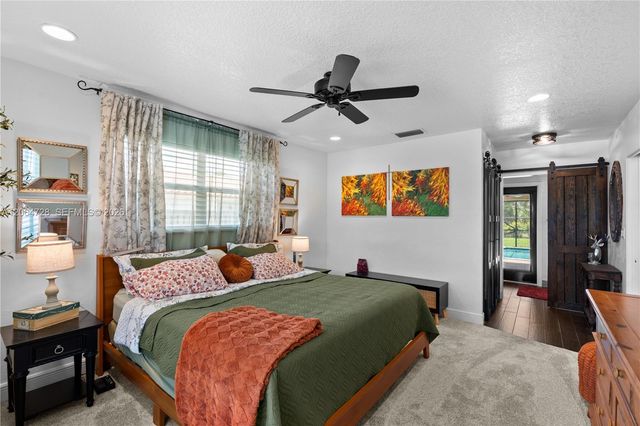 5680 SW 9th St, Plantation, FL 33317