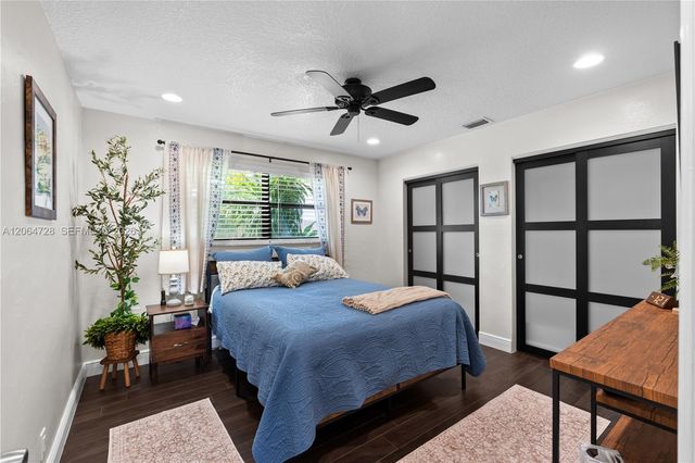 5680 SW 9th St, Plantation, FL 33317
