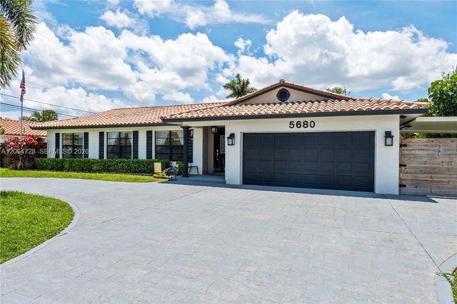 5680 SW 9th St, Plantation, FL 33317