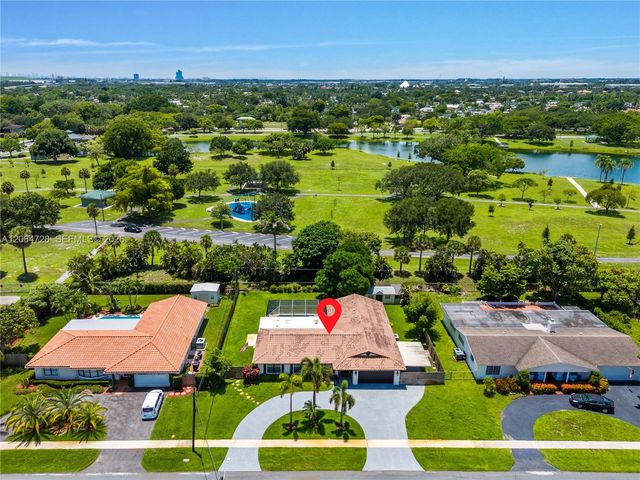 5680 SW 9th St, Plantation, FL 33317