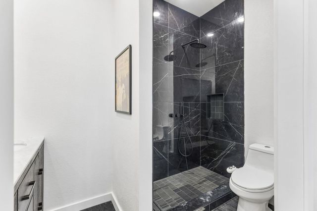 1404 Norwalk LN 204, Austin, TX 78703