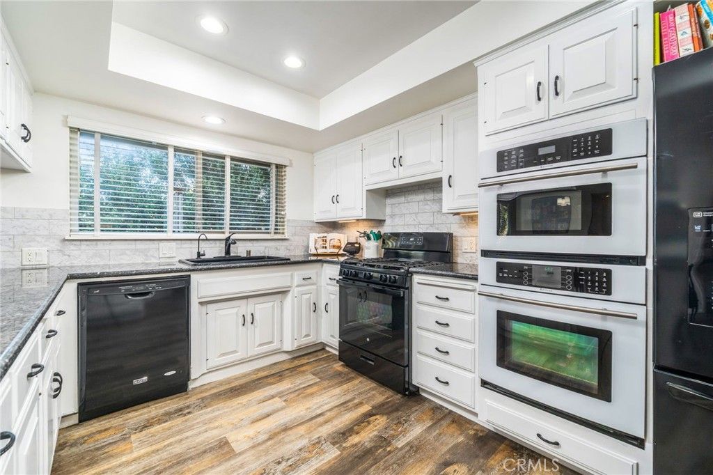 Image 10 of property listing at 897 Ottawa Drive, Claremont, CA 91711