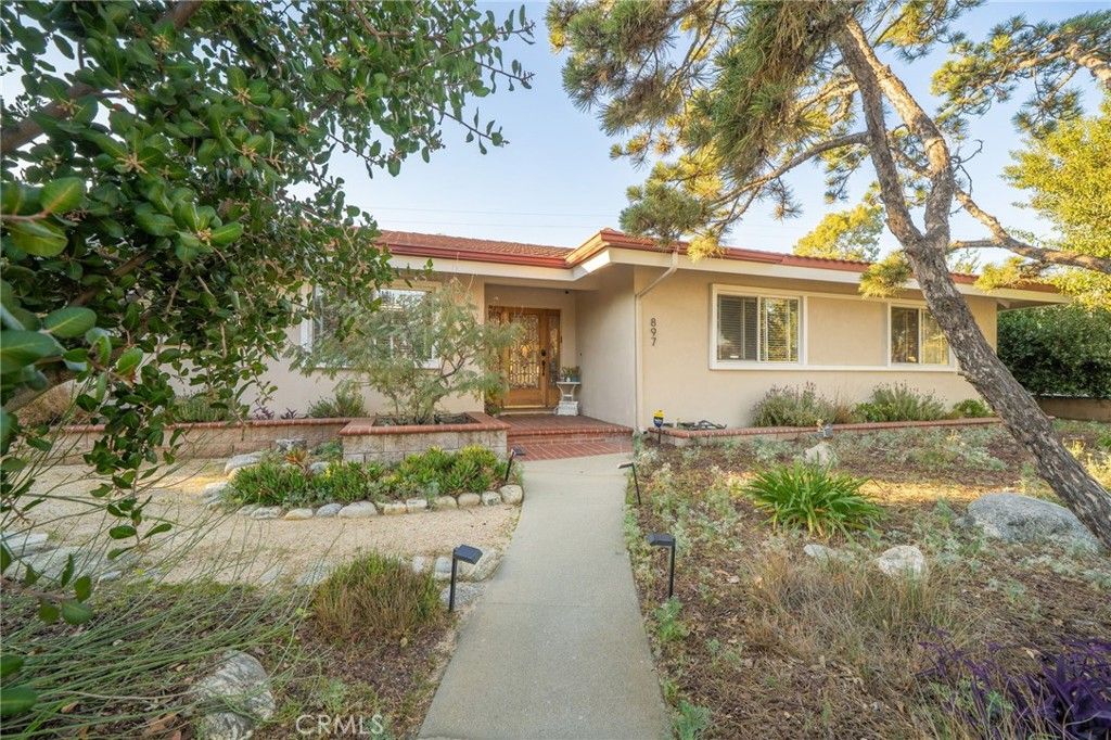 Image 3 of property listing at 897 Ottawa Drive, Claremont, CA 91711
