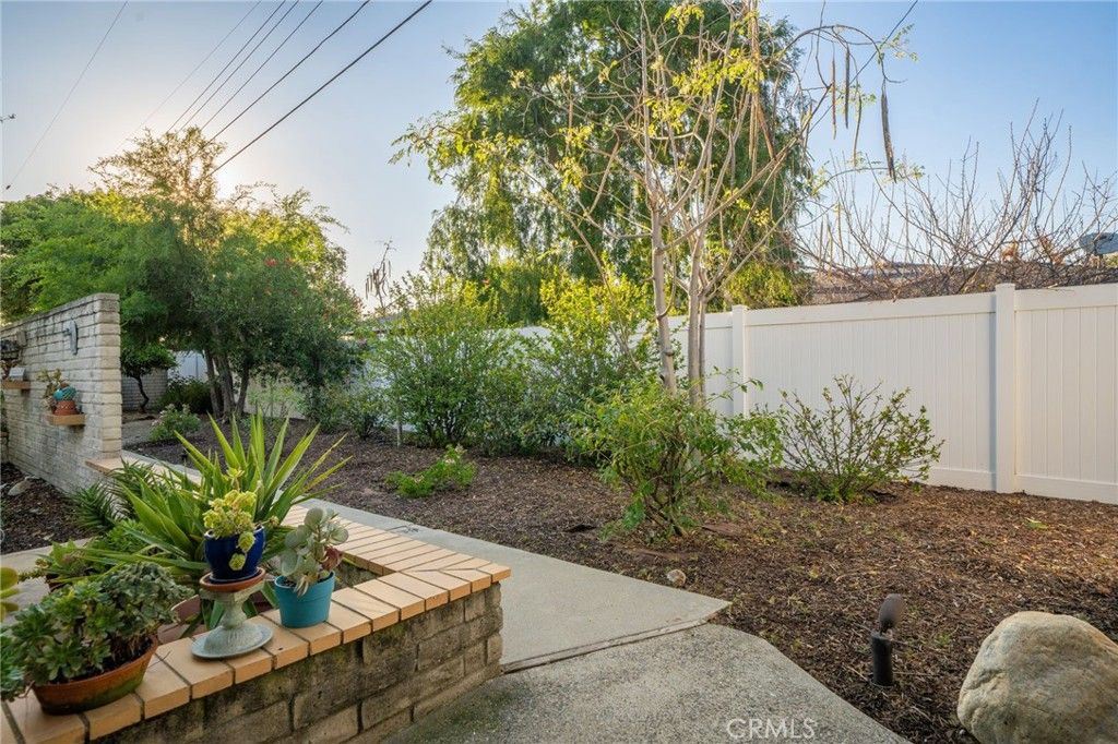 Image 35 of property listing at 897 Ottawa Drive, Claremont, CA 91711