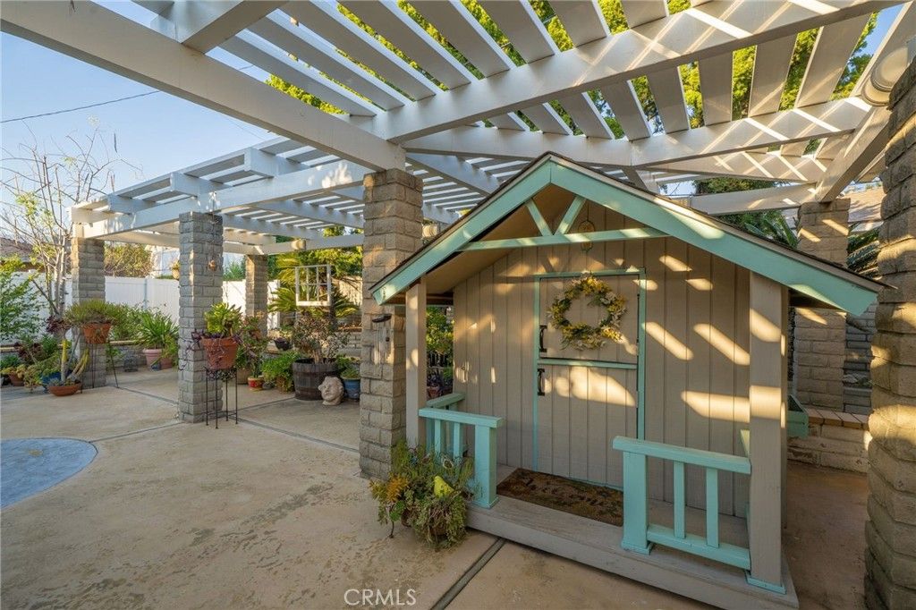 Image 38 of property listing at 897 Ottawa Drive, Claremont, CA 91711