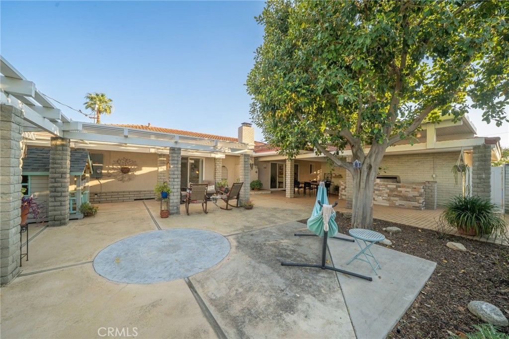Image 43 of property listing at 897 Ottawa Drive, Claremont, CA 91711