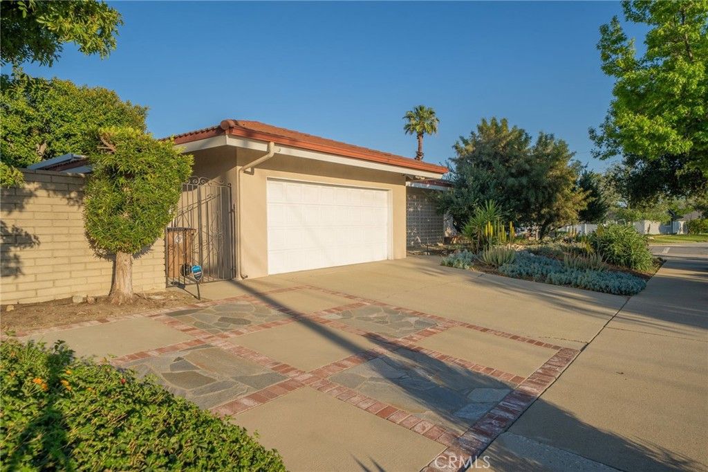 Image 44 of property listing at 897 Ottawa Drive, Claremont, CA 91711