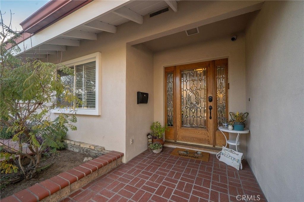 Image 5 of property listing at 897 Ottawa Drive, Claremont, CA 91711