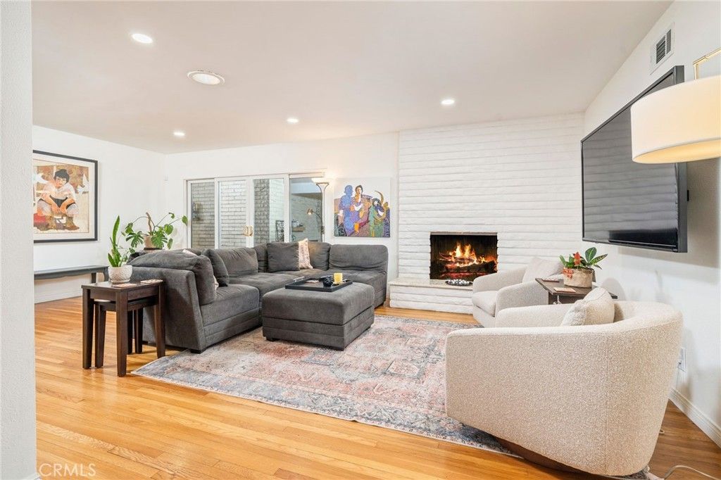 Image 7 of property listing at 897 Ottawa Drive, Claremont, CA 91711