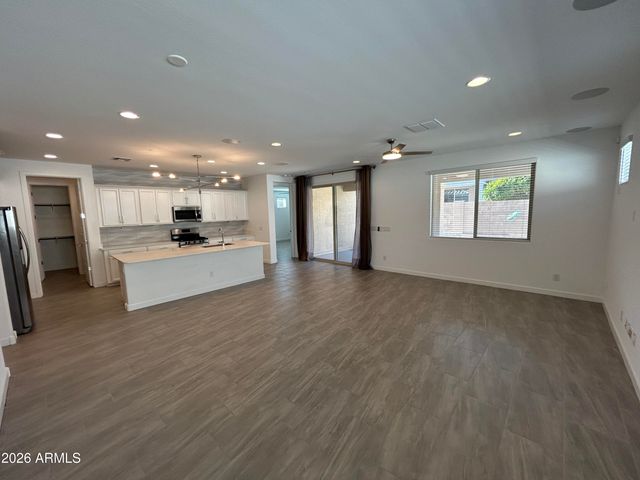 24874 N 172ND Avenue, Surprise, AZ 85387