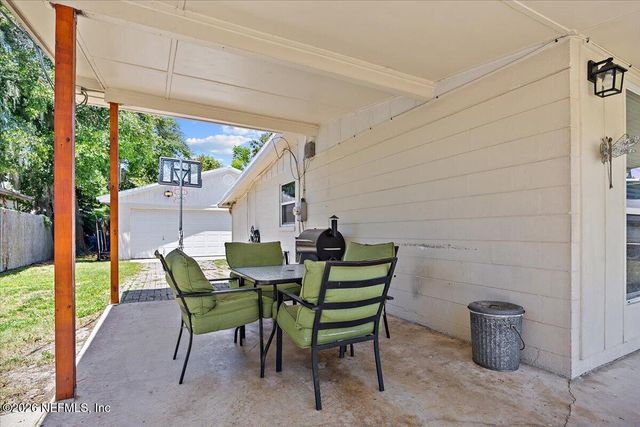 11214 EMUNESS Road, Jacksonville, FL 32218