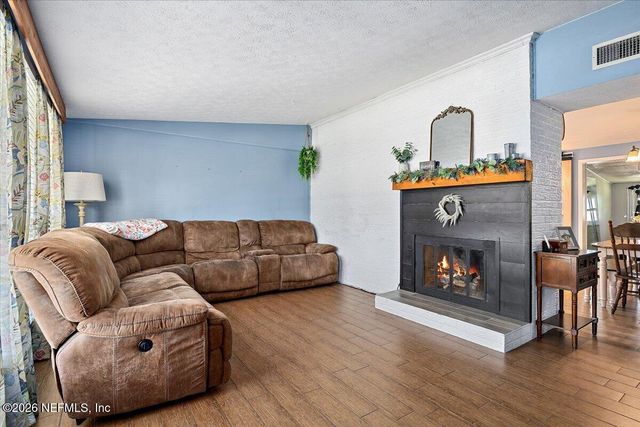 11214 EMUNESS Road, Jacksonville, FL 32218