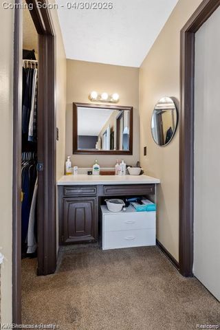 543 Woodland Drive, South Lyon, MI 48178