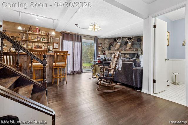 543 Woodland Drive, South Lyon, MI 48178