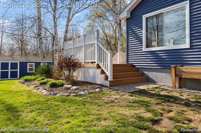 543 Woodland Drive, South Lyon, MI 48178