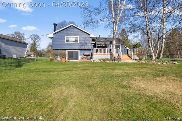543 Woodland Drive, South Lyon, MI 48178