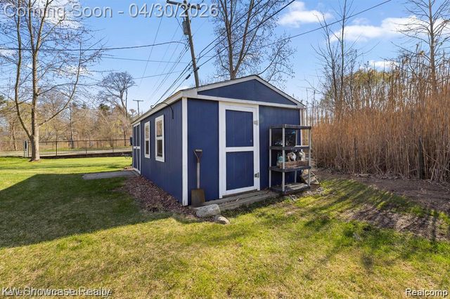 543 Woodland Drive, South Lyon, MI 48178