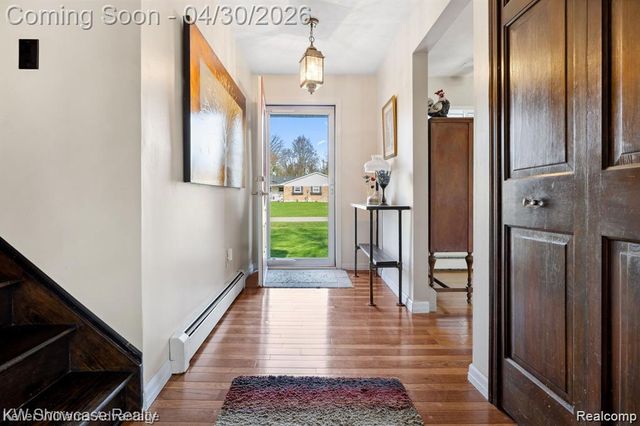543 Woodland Drive, South Lyon, MI 48178