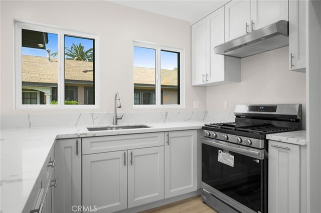 417 Riverdale Drive 415, Glendale, CA 91204