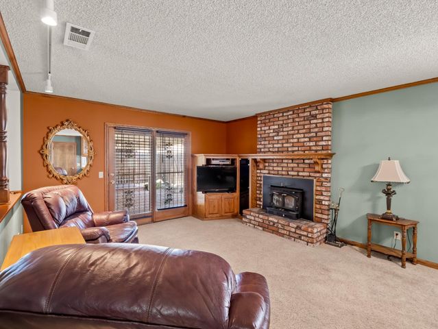 323 N Villa Avenue, Fresno, CA 93727