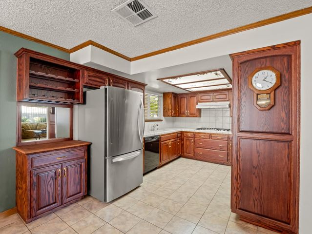 323 N Villa Avenue, Fresno, CA 93727