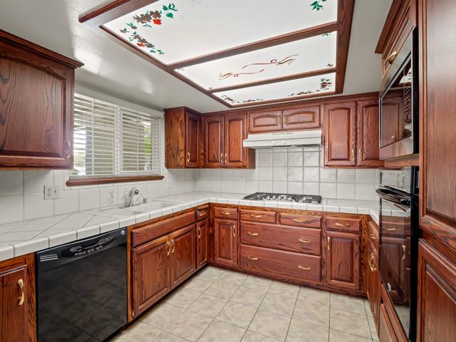 323 N Villa Avenue, Fresno, CA 93727