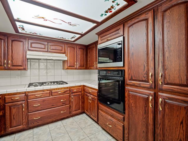 323 N Villa Avenue, Fresno, CA 93727