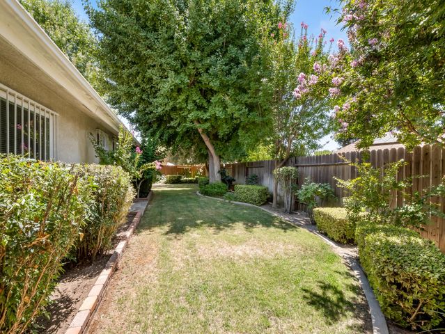 323 N Villa Avenue, Fresno, CA 93727