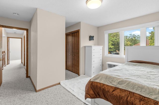 9887 Ilex Street NW, Coon Rapids, MN 55433