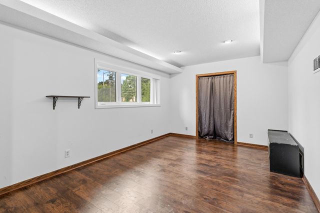 9887 Ilex Street NW, Coon Rapids, MN 55433
