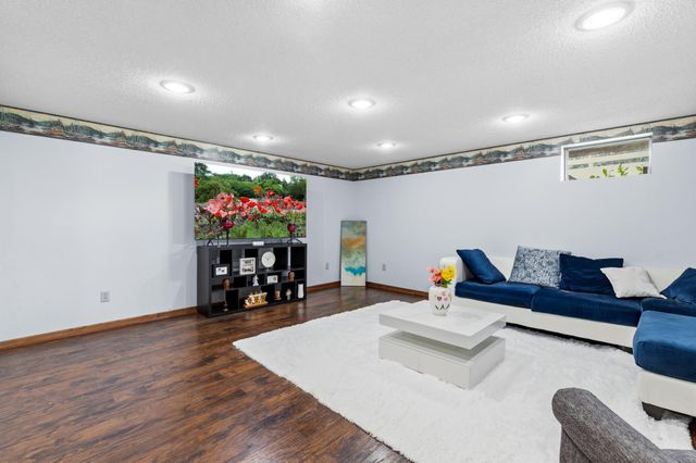 9887 Ilex Street NW, Coon Rapids, MN 55433